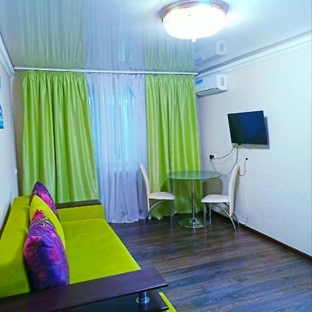 Затишок У Самому Центрі Дніпра Apartment Dnipro Bagian luar foto
