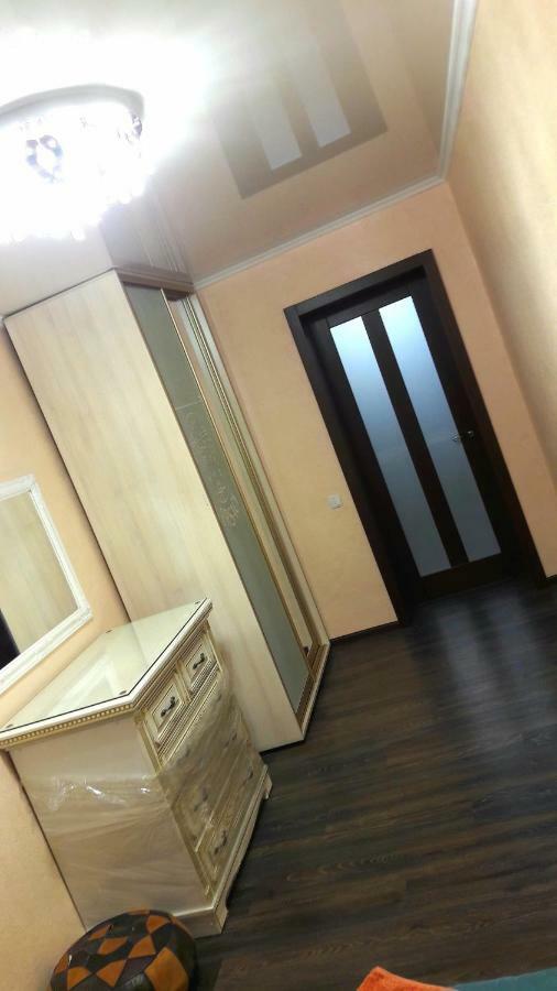 Затишок У Самому Центрі Дніпра Apartment Dnipro Bagian luar foto